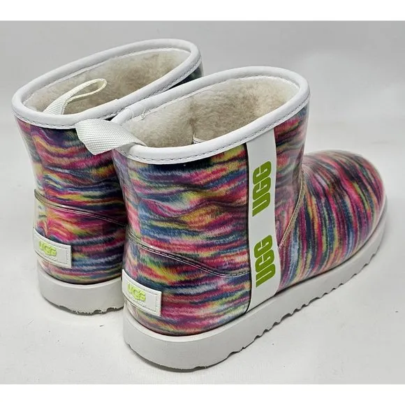 NEW!! UGG KIDS CLASSIC‎ CLEAR MINI PIXELATE: WHITE/GREEN GIRLS BOOTS Size 6