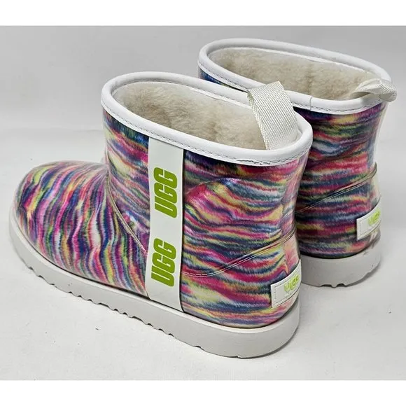 NEW!! UGG KIDS CLASSIC‎ CLEAR MINI PIXELATE: WHITE/GREEN GIRLS BOOTS Size 6