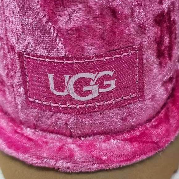NEW!!! UGG NEW Classic Mini II Boots‎ Kids Hot Pink Crushed Velvet Size 4