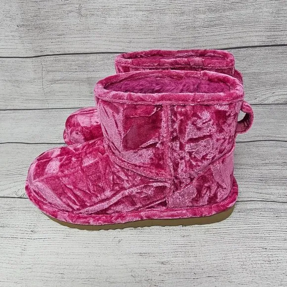 NEW!!! UGG NEW Classic Mini II Boots‎ Kids Hot Pink Crushed Velvet Size 4