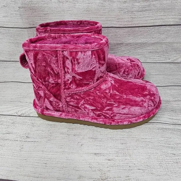NEW!!! UGG NEW Classic Mini II Boots‎ Kids Hot Pink Crushed Velvet Size 4