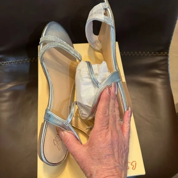 NEW Badgley Mischka Silver Metallic Bridget Embellished Open Toe Sandals 11