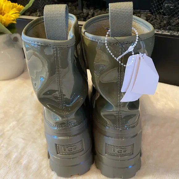 ✨NEW✨Ugg Classic Brellah Mini Boots