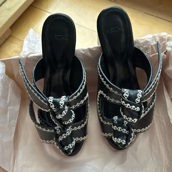 nib Alexandre Birman “Clarita” Stitched Bow Block Heel Sandals in Black size 8