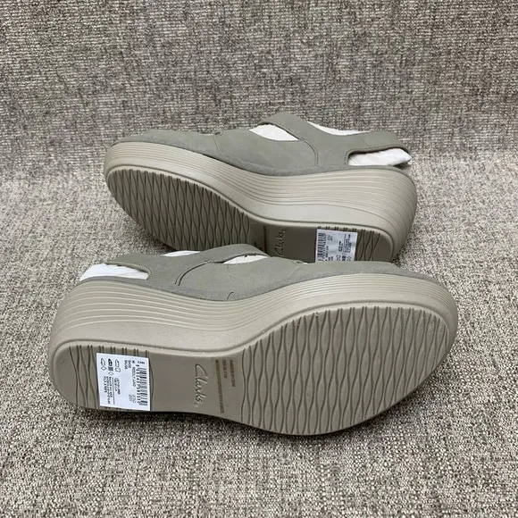 NIB Clarks Wedges Reedly Juno Sandals Sage Triple Strap Nubuck Leather Sz 6 M
