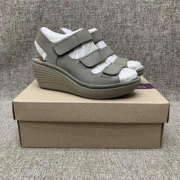 NIB Clarks Wedges Reedly Juno Sandals Sage Triple Strap Nubuck Leather Sz 6 M