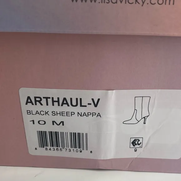 NIB | Lisa Vicky | Arthaul Black Pointed Toe Heeled Boots Size 10