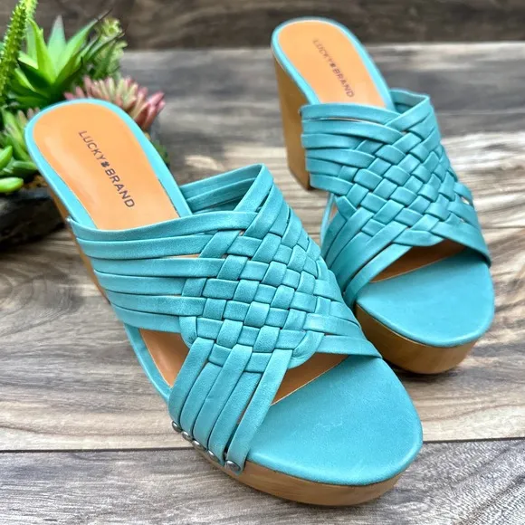 NIB Lucky Brand Tellimi 8.5M Platform Wedge Woven Leather Studded Sandals Blue