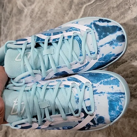 NIB (no lid) Women's Puma Stewie 2 Water Basketball sneakers