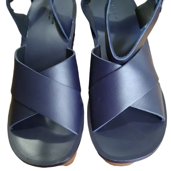 NIB Rag &amp; Bone Hester Navy Leather &amp; Wood Studded Platform Wedge Sandals size 9
