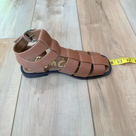 NIB  Sam Edelman Dawn Flat Sandals Saddle (Brown) Size 6
