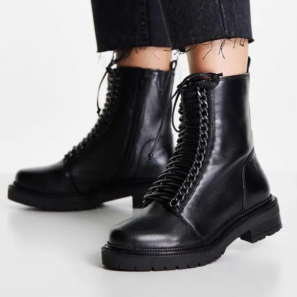 NIB SIMPLY BE BLACK Combat Boots eyelet- Size: 6 EX WIDE Women’s