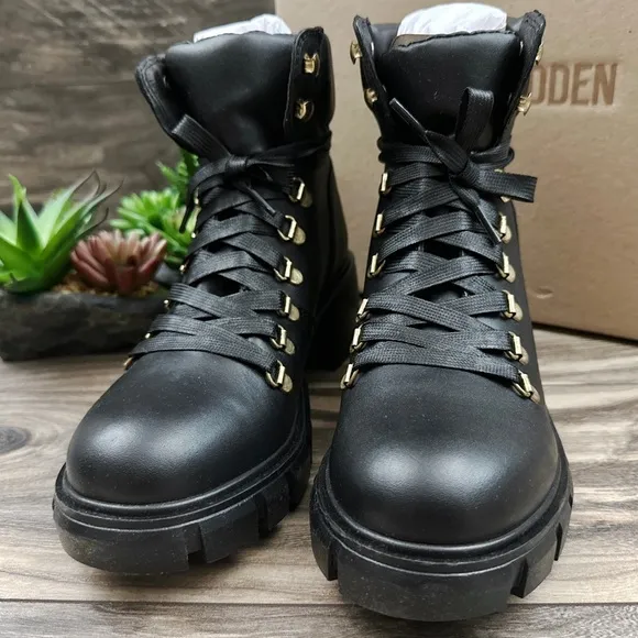 NIB Steve Madden Hint Chunky Lug Sole Black Leather Hiker Combat Boots 8M