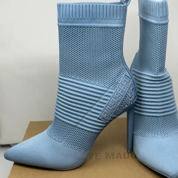 NIB Steve Madden Maxwelle pointed toe knit boots, size 9