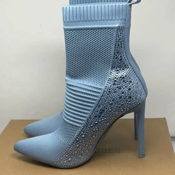 NIB Steve Madden Maxwelle pointed toe knit boots, size 9