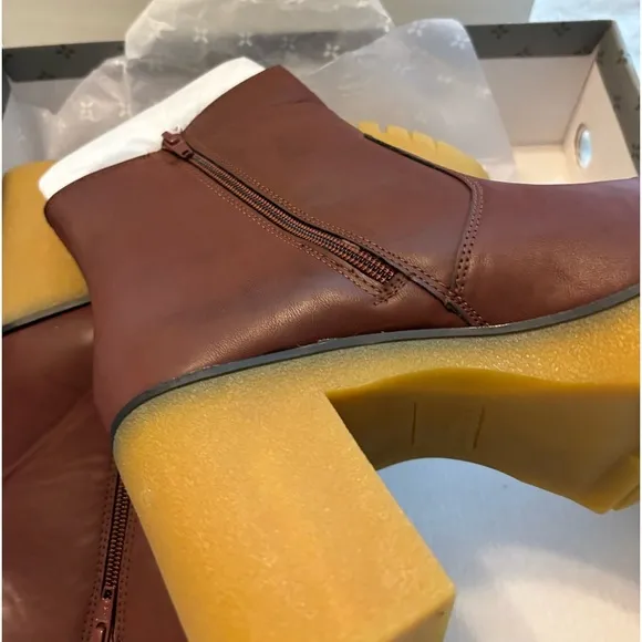 NIB Sun and Stone Cognac Faux Leather Rubber Sole Chelsea Boots
