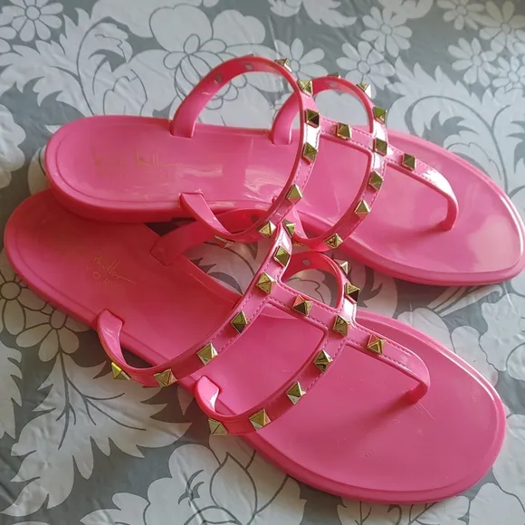 Nicole Miller Brooney Pink Studded Sandals 9