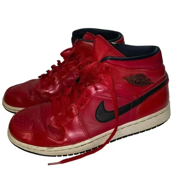 Nike 10 Air Jordan 1 Retro‎ high top red &amp; black leather basketball sneakers