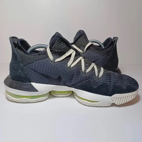 Nike Air (C12668-004) Lebron 16 Low Mens 10 Black Sneakers Basketball (285 Box32