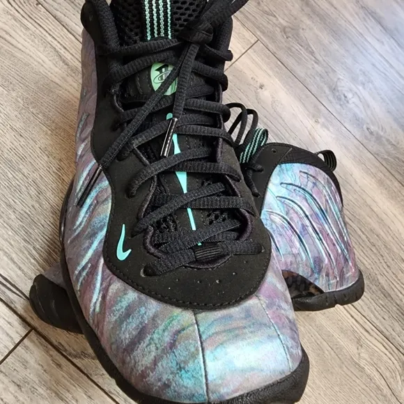 NIKE Air Foamposite One Abalone Basketball Sneakers
