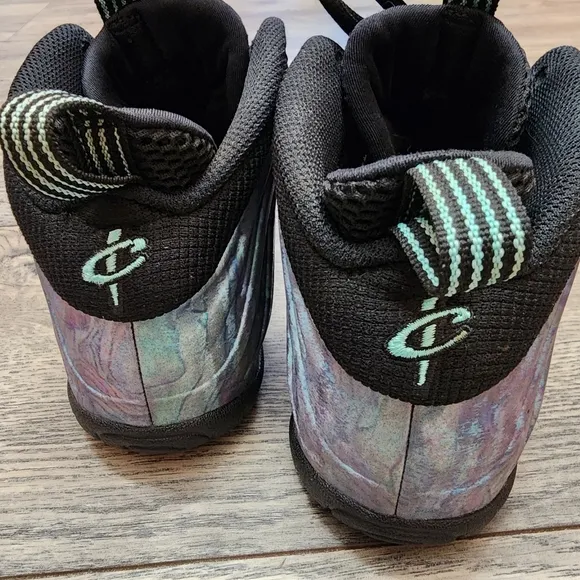 NIKE Air Foamposite One Abalone Basketball Sneakers
