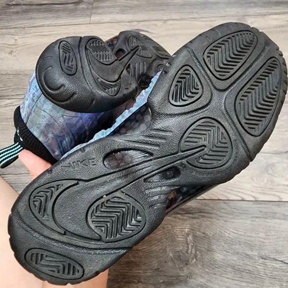 NIKE Air Foamposite One Abalone Basketball Sneakers