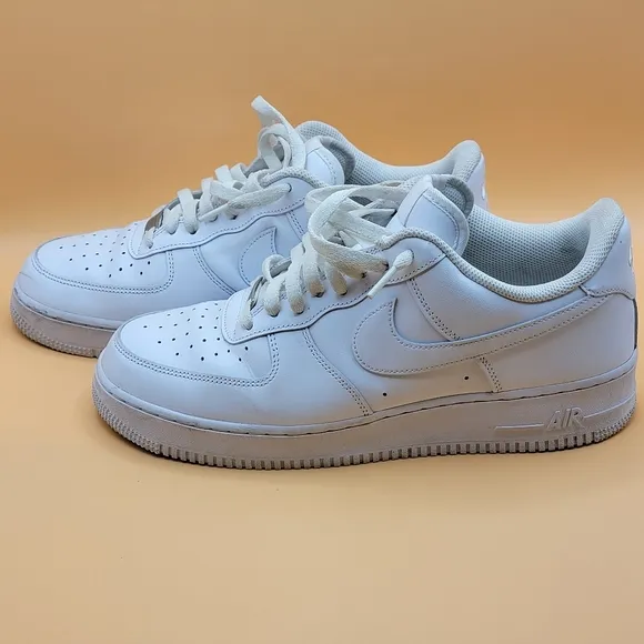 Nike Air Force 1 Low White Athletic Sneakers SIZE 10.5. #1414