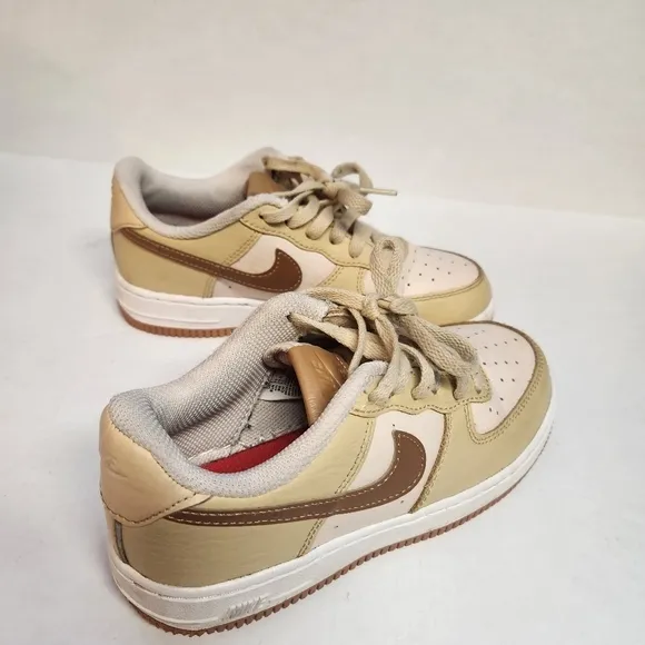 Nike Air Force 1 LV8 Youth 1.5Y Ale Brown Sesame Excellent Used Condition