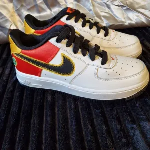NIKE‎ Air Force 1 'Roswell Rayguns' 2021