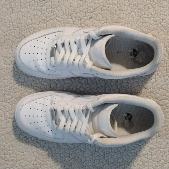 Nike Air Force 1 Size 10 All White Classic Sneakers Shoes Triple Staple AF1
