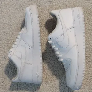 Nike Air Force 1 Size 10 All White Classic Sneakers Shoes Triple Staple AF1