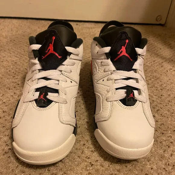 Nike Air Jordan 6 Retro