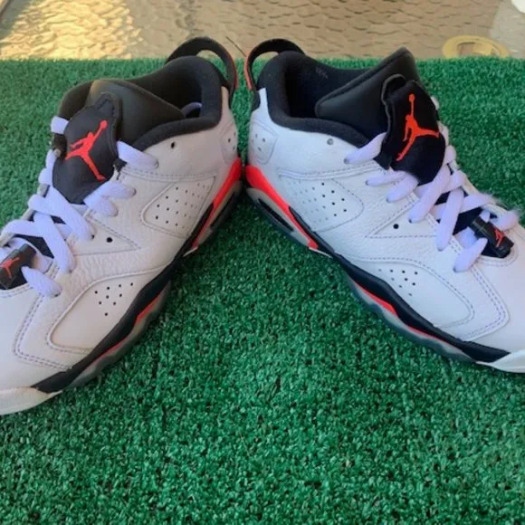 Nike Air Jordan 6 Retro