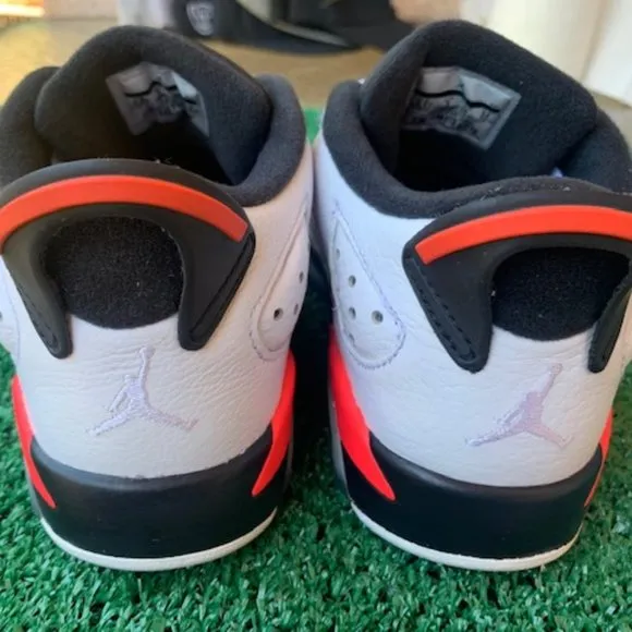 Nike Air Jordan 6 Retro