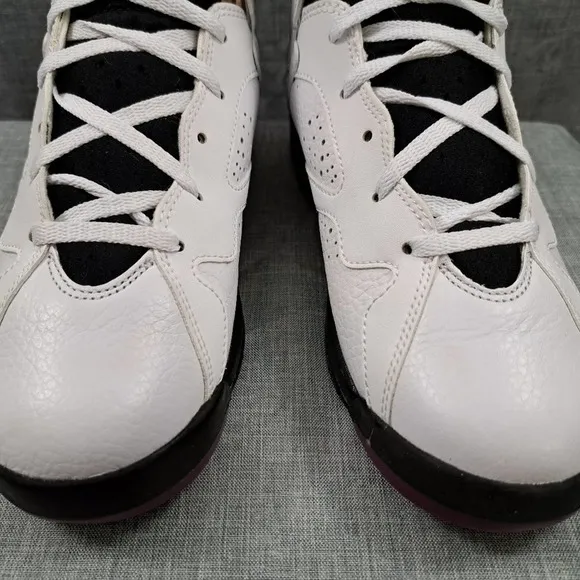 Nike Air Jordan 7 Retro Basketball Sneakers Size 7Y  Youth 442960-127 Women 8.5