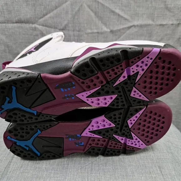 Nike Air Jordan 7 Retro Basketball Sneakers Size 7Y  Youth 442960-127 Women 8.5