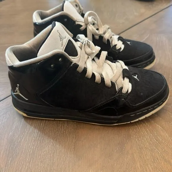 Nike Air Jordan as you go athletic basketball youth size 6.5 sneakers