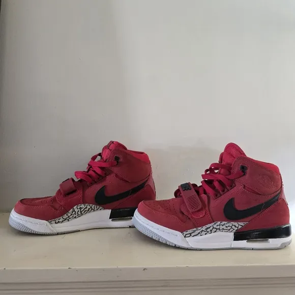 Nike Air Jordan Legacy 312 Toro Basketball Sneakers