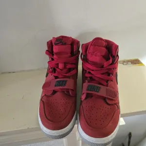 Nike Air Jordan Legacy 312 Toro Basketball Sneakers
