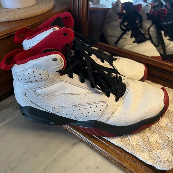 NIKE Air Jordan Lift off Mid Basketball Athletic Sneakers White Red Black Mens 8