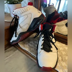 NIKE Air Jordan Lift off Mid Basketball Athletic Sneakers White Red Black Mens 8