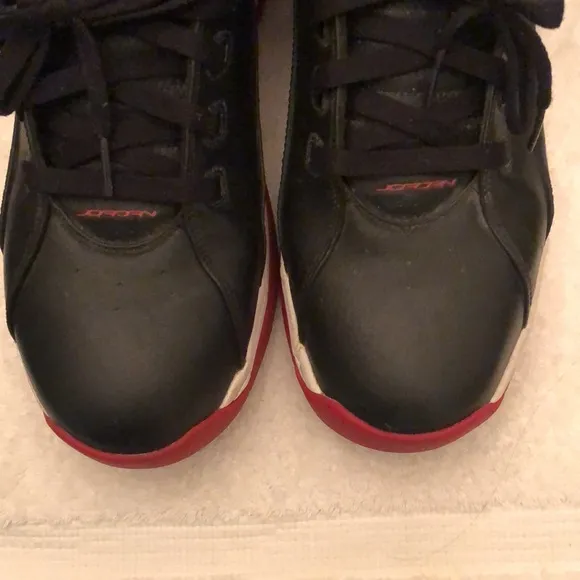 NIKE AIR JORDAN TEAM JORDAN BLACK/RED/WHITE BASKETBALL SNEAKERS MENS SIZE 12