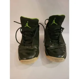 Nike Air Jordan Unisex Black Green Jumpman Candy Cane Lace-Up Sneakers Size 9