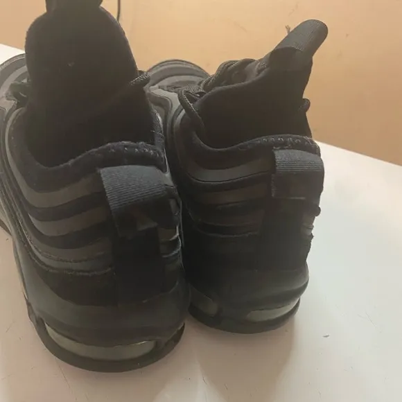 Nike Air Max 97 Ultra 17 SE Triple Black Sz 8 Sneakers Shoes GUC 924452-001