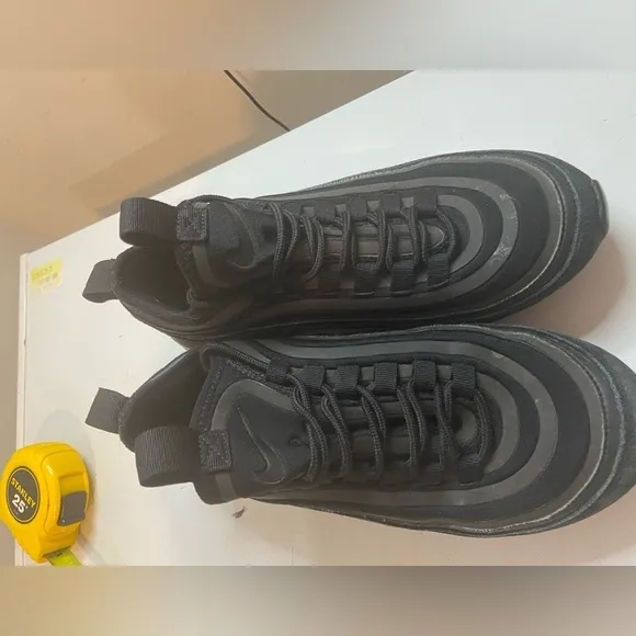 Nike Air Max 97 Ultra 17 SE Triple Black Sz 8 Sneakers Shoes GUC 924452-001