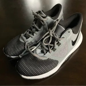 Nike Air Precision basketball sneakers, big kid 7.5