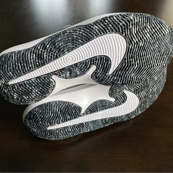 Nike Air Precision basketball sneakers, big kid 7.5