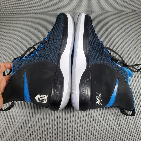 Nike Alphadunk men's basketball sneakers
