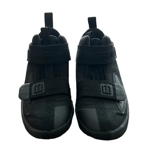 Nike Black LeBron Witness 7 Sneakers Size 11 C Toddler