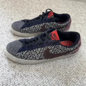 Nike Blazer Low Classic Tweed 2008 Skater Gum Sneakers 317552 221 RARE Mens 9